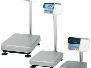 UNIVERSAL ELECTRONICS WEIGHING SCALES